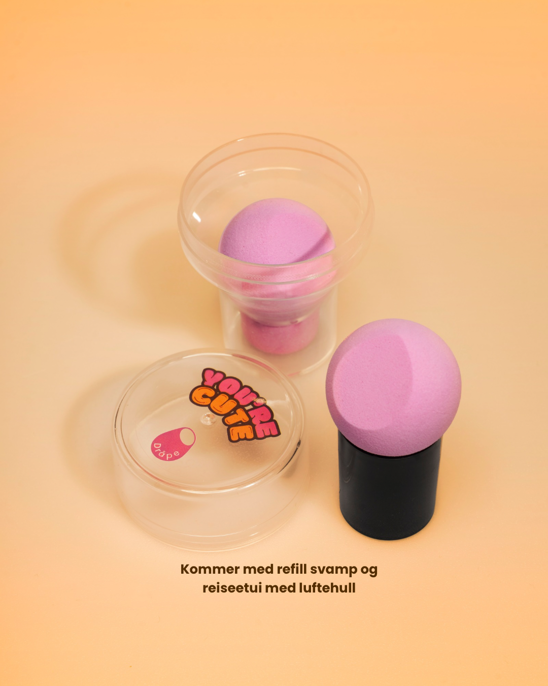 BeeBee blender, en sminkesvamp beauty blender med håndtak og etui.